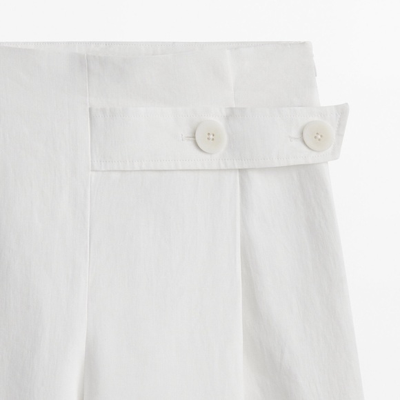 NWT. Massimo Dutti White Wide-Leg Waxed Trousers with Buttoned Strip. Size 6. - Picture 7 of 12